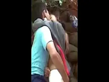 Gadis Cantik Pasrah Goyang Kasur Hutan Sepi